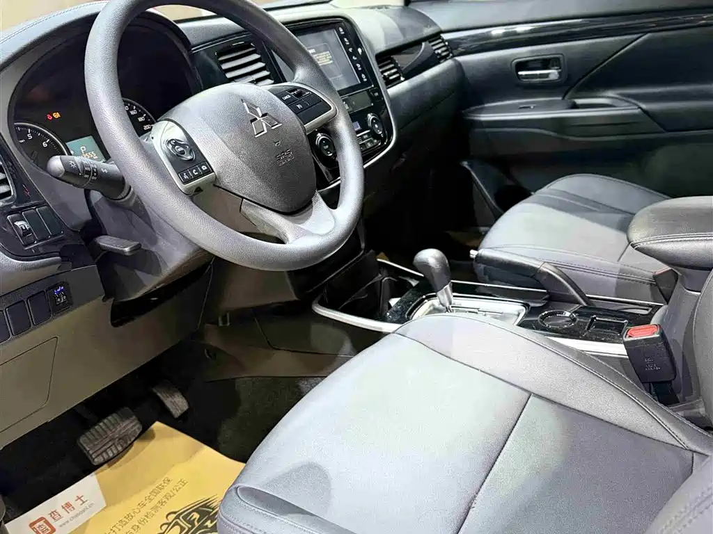 Outlander 2021 2.0L 2WD Smooth Edition 5 seats купить на сайте DeffCars