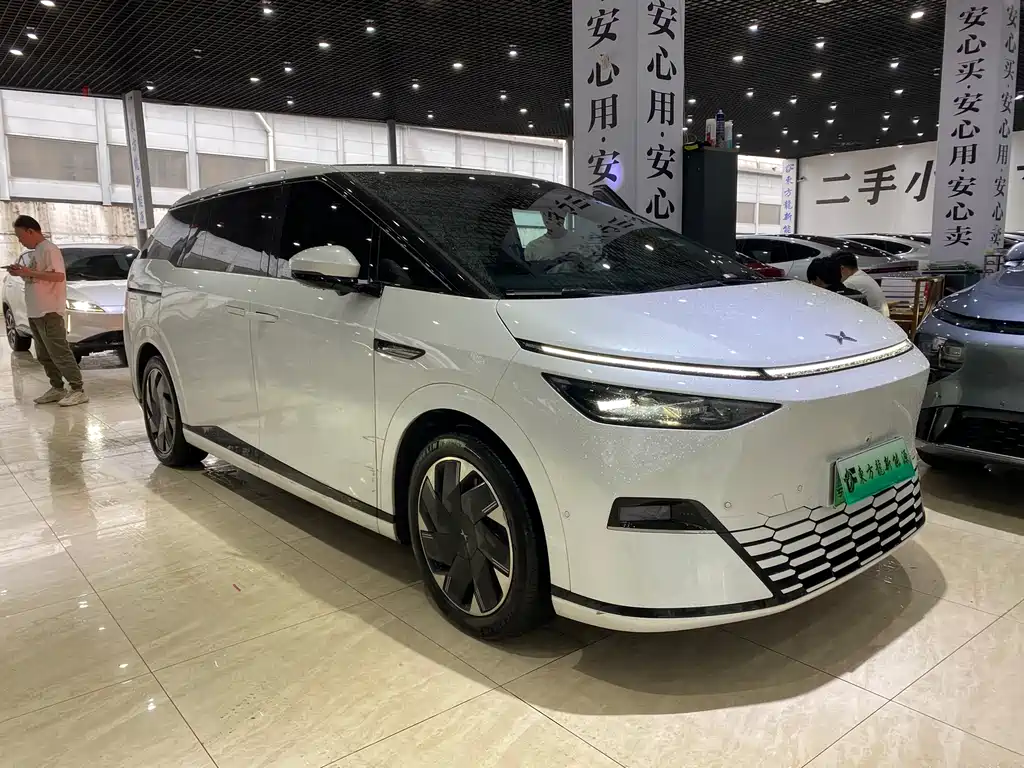 Xpeng X9 2024 model 702 super long battery life Max купить на сайте DeffCars