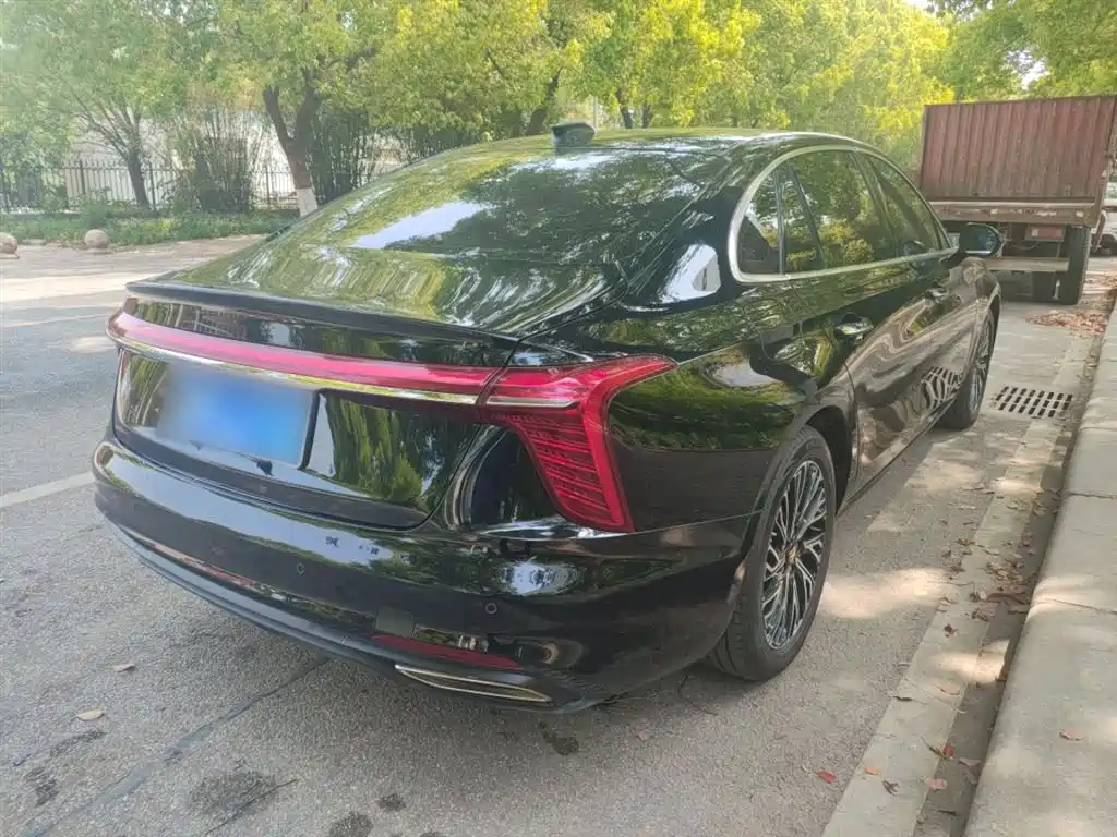 Hongqi H5 2024 2.0T Automatic Zhilianqichang Edition купить на сайте DeffCars
