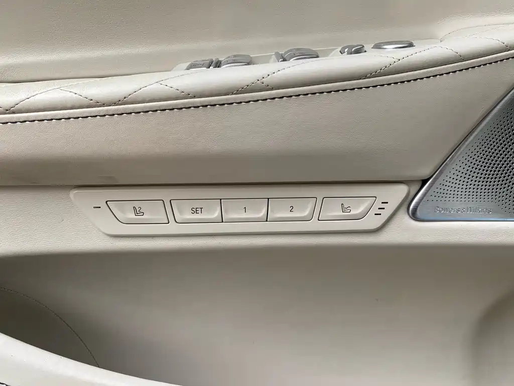 BMW 7 Series 2022 740Li xDrive Executive Luxury Package купить на сайте DeffCars