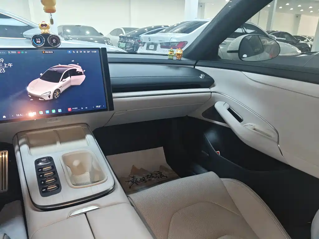 Xiaomi SU7 2024 four-wheel drive, ultra-long battery life, high-end smart driving Max version купить на сайте DeffCars