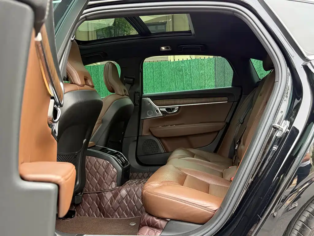 Volvo S90 2021 B5 Zhiya Luxury Edition купить на сайте DeffCars