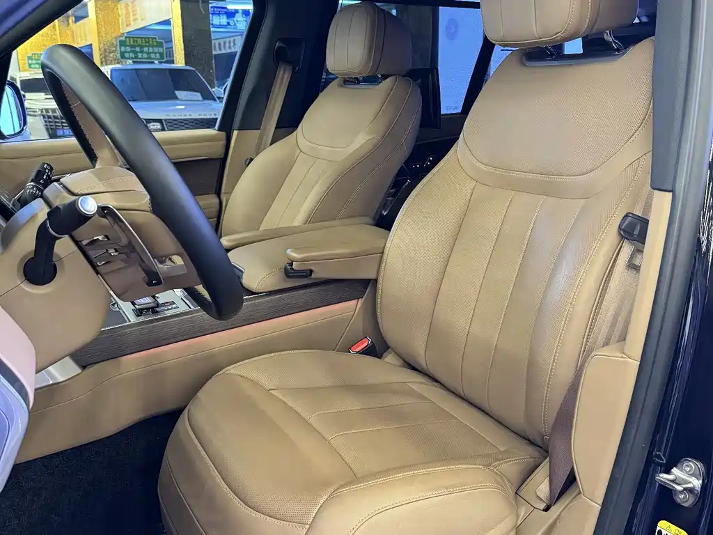 Range Rover 2024 3.0 L6 400PS Genesis Extended Edition купить на сайте DeffCars