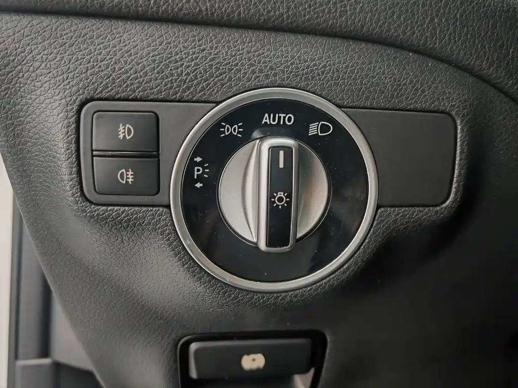 Mercedes-Benz GLA 2016 GLA 200 Fashion Model купить на сайте DeffCars