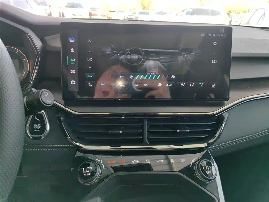 Lynk & Co 06 2023 Remix 1.5T Hero купить на сайте DeffCars