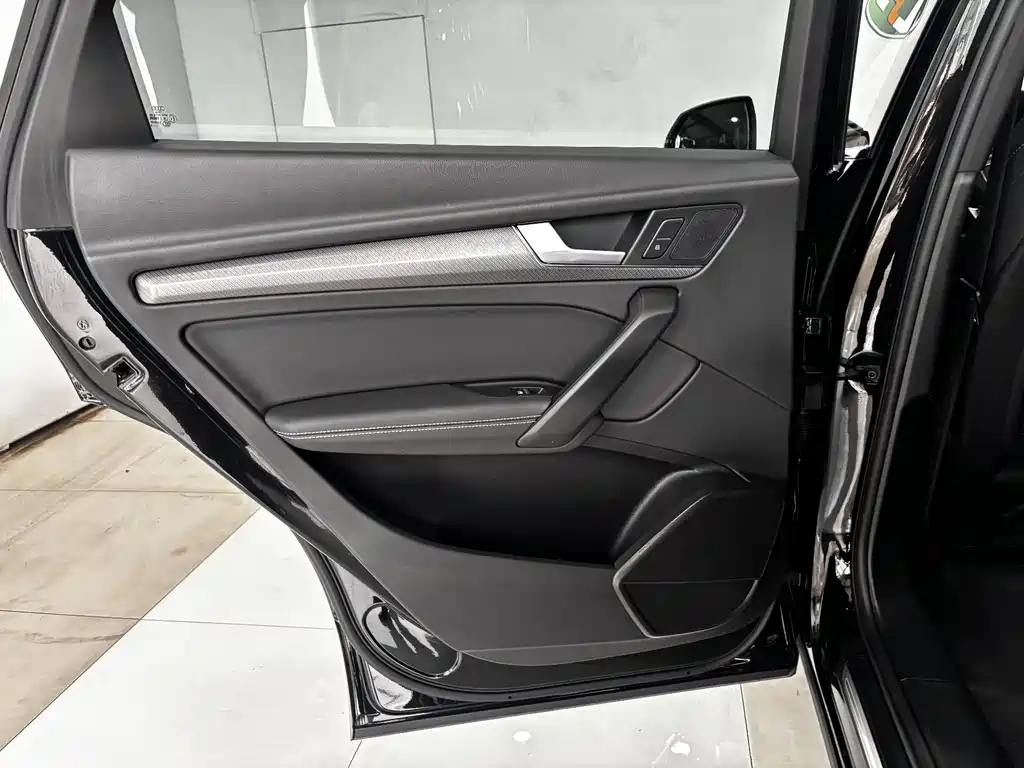 Audi Q5L 2023 40T luxury and dynamic model купить на сайте DeffCars