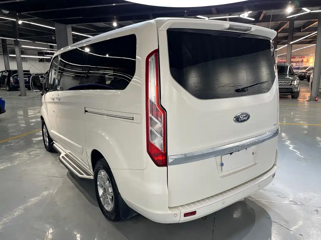 Tourio 2020 2.0T Automatic Elite Edition National VI купить на сайте DeffCars