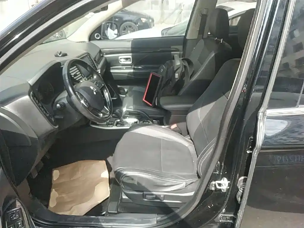 Outlander 2018 2.0L 2WD Honor Edition 5 seats купить на сайте DeffCars