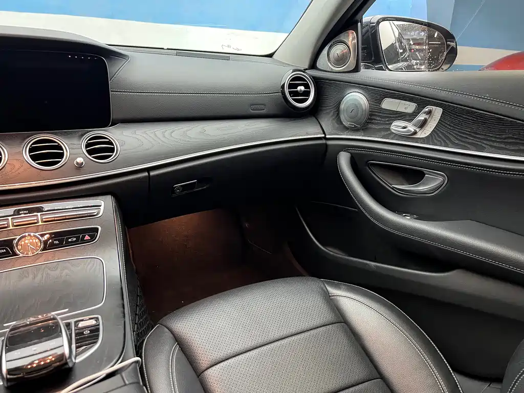 Mercedes-Benz E-Class 2018 E 300 L Sporty and Stylish купить на сайте DeffCars