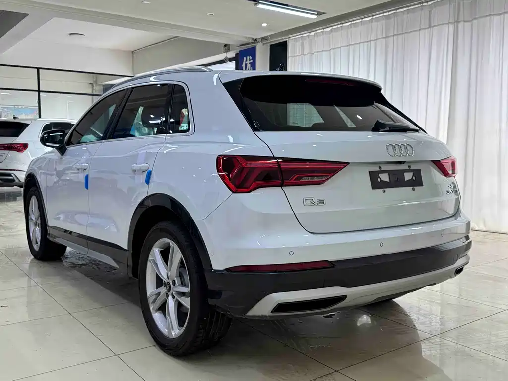Audi Q3 2022 35 TFSI Fashionable and Dynamic купить на сайте DeffCars