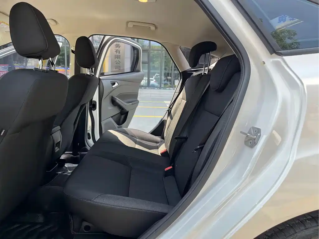 Focus 2018 hatchback classic 1.6L automatic comfort smart mobility version купить на сайте DeffCars