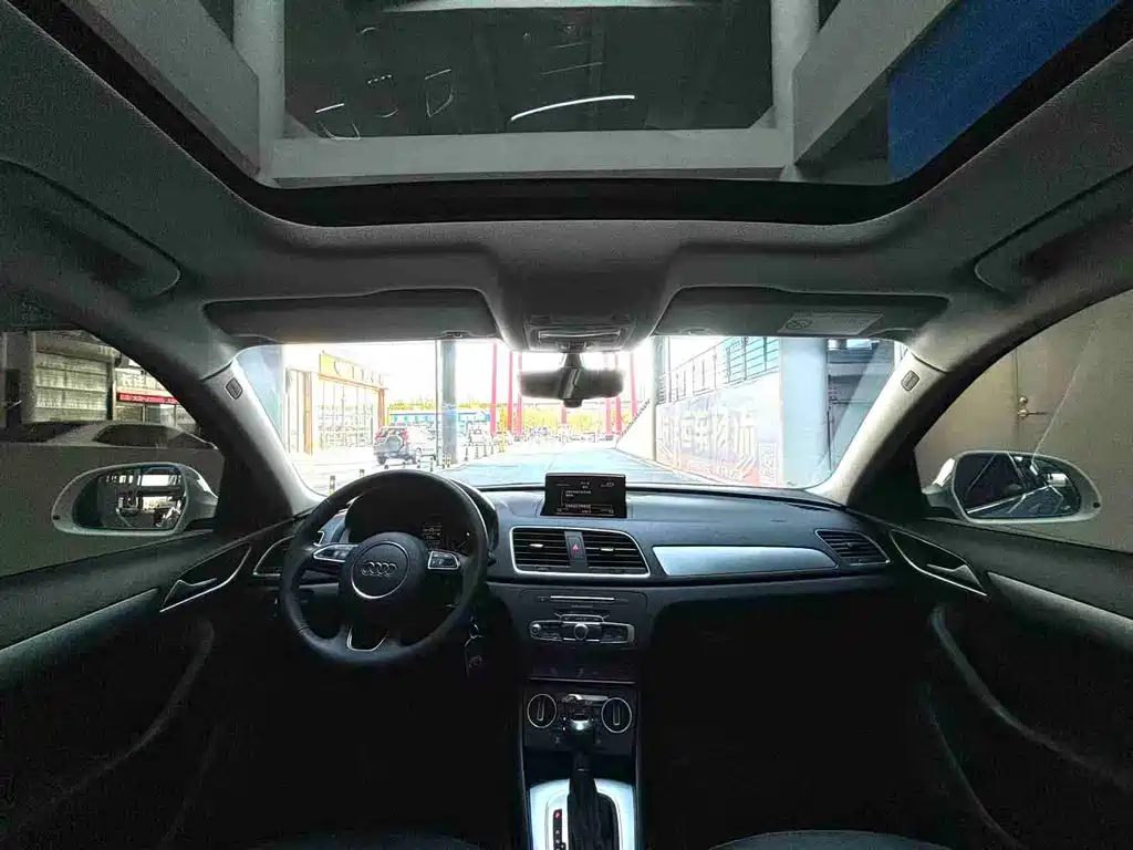 Audi Q3 2018 30 TFSI Fashionable Collection Edition купить на сайте DeffCars