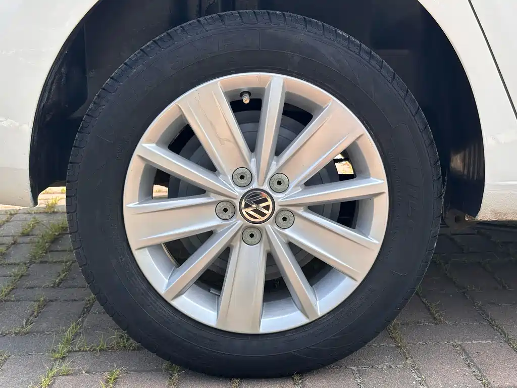 Jetta 2013 1.6L manual comfort model купить на сайте DeffCars