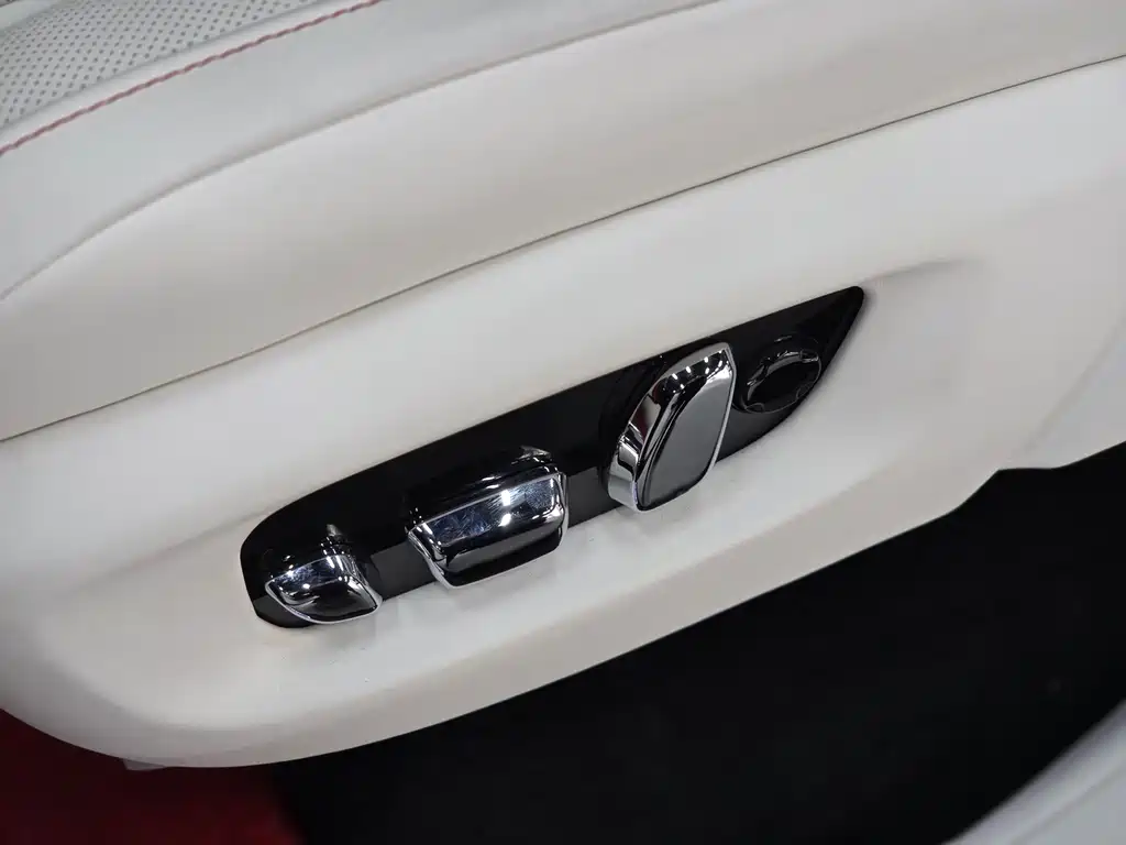 Cullinan 2018 four-seat version купить на сайте DeffCars