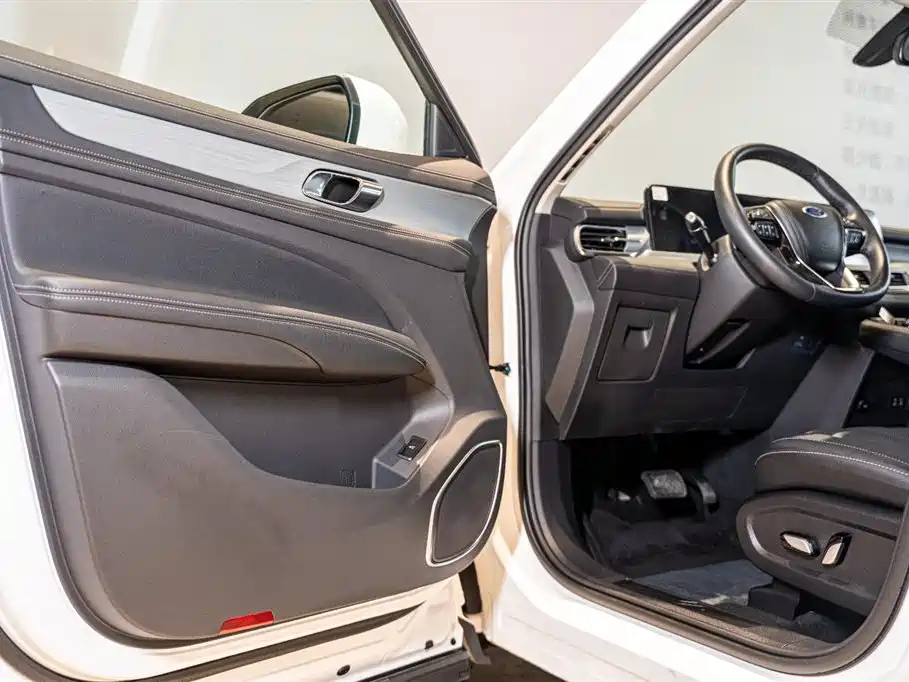 Lingyu 2023 EcoBoost 225 platinum collar type 7 seats (2/2/3) купить на сайте DeffCars