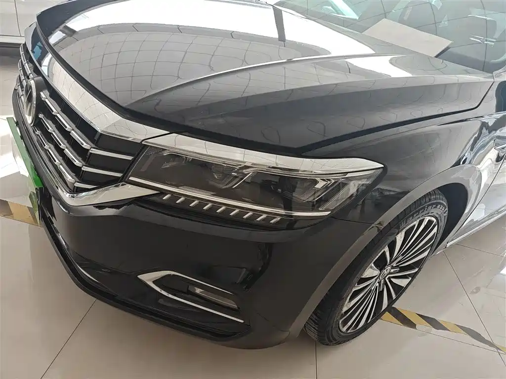 Passat 2019 330TSI Deluxe Edition National VI купить на сайте DeffCars