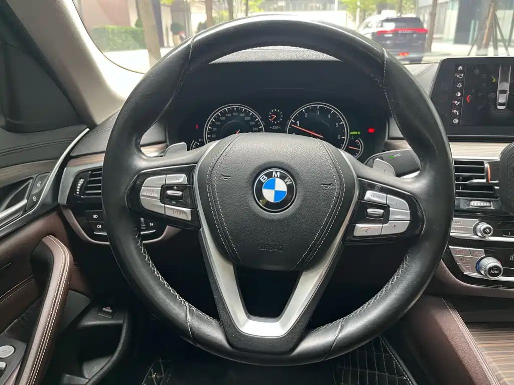 BMW 5 Series 2018 facelift 530Li leading model luxury package купить на сайте DeffCars
