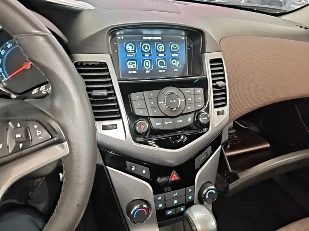 Cruze 2013 hatchback 1.6L automatic luxury model купить на сайте DeffCars