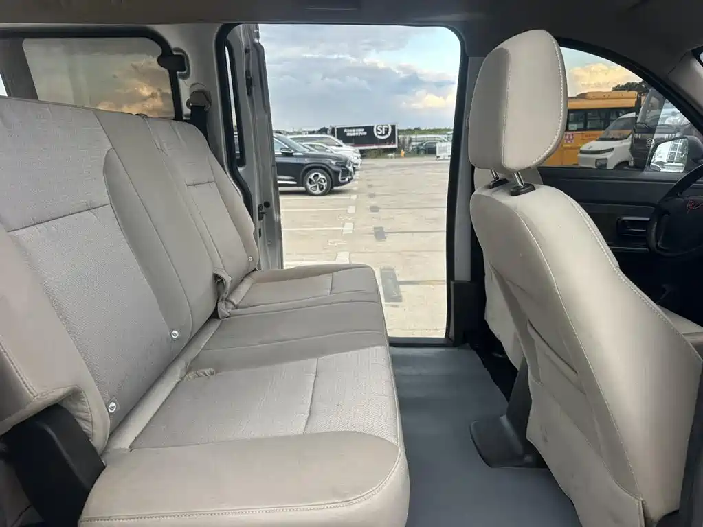 Wuling Hongguang V 2021 1.5L facelift version LAR купить на сайте DeffCars
