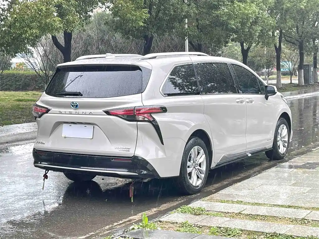 SIENNA 2021 2.5L Hybrid Platinum Edition купить на сайте DeffCars
