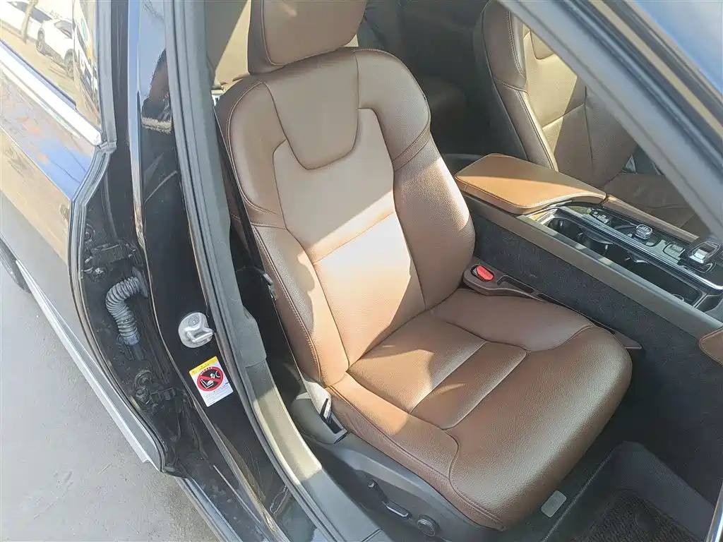 Volvo S90 2023 B5 Zhiyi Luxury Edition купить на сайте DeffCars