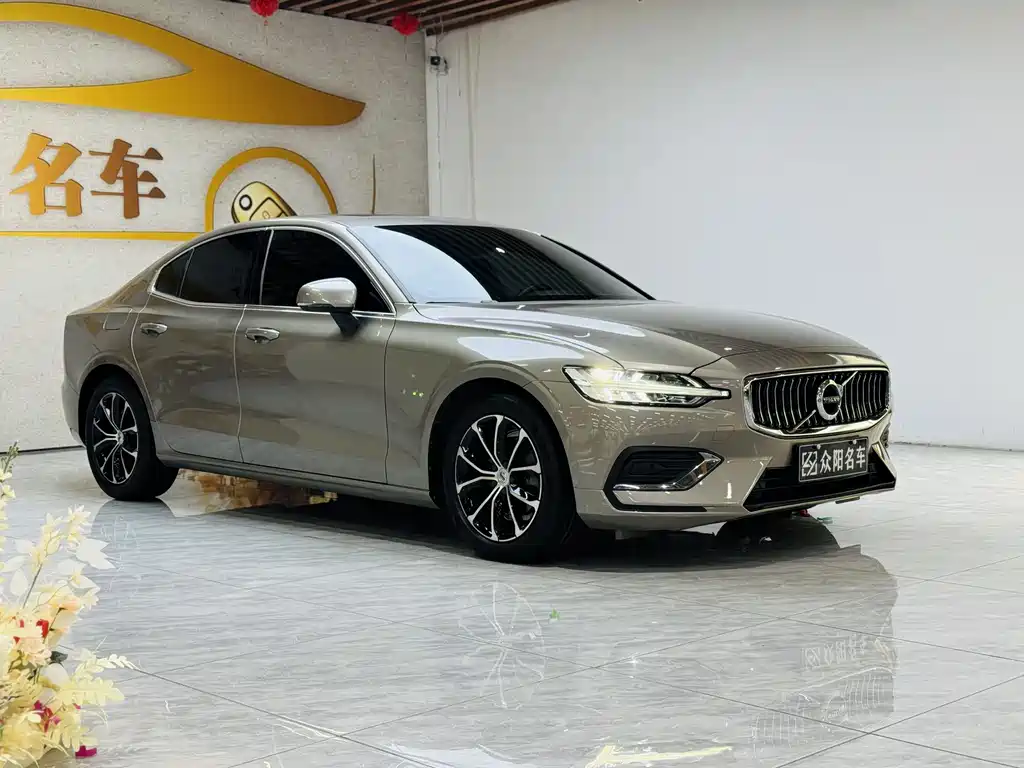 Volvo S60 2022 B4 Zhiyi Luxury Edition купить на сайте DeffCars
