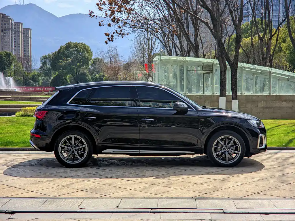Audi Q5L 2022 45T luxury and dynamic model купить на сайте DeffCars
