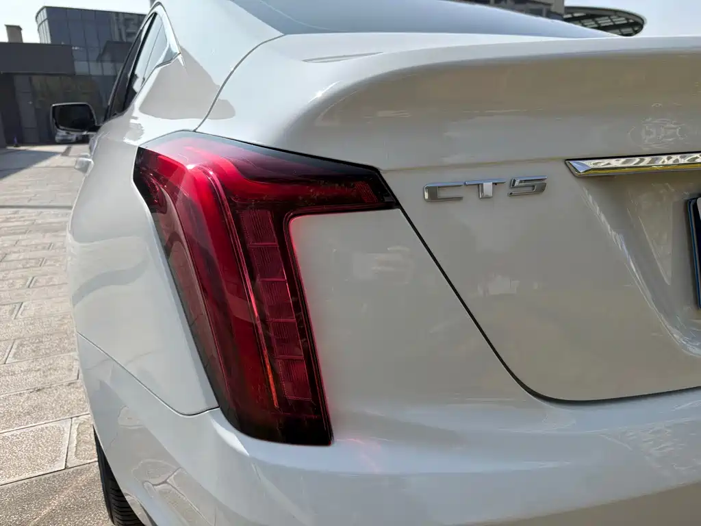 Cadillac CT5 2020 28T Fashion Model купить на сайте DeffCars