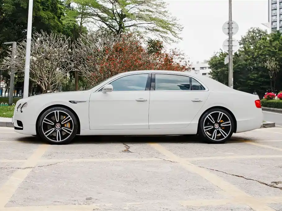 Flying Spur 2017 4.0T V8 S Standard Edition купить на сайте DeffCars