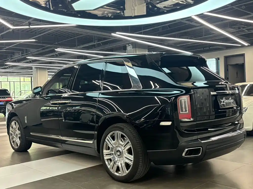 Cullinan 2018 five-seater version купить на сайте DeffCars
