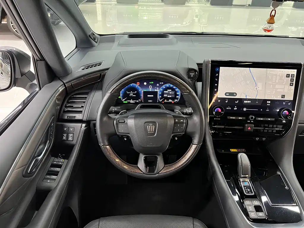 Wilfa 2024 Crown Dual Engine 2.5L Supreme Executive Edition купить на сайте DeffCars