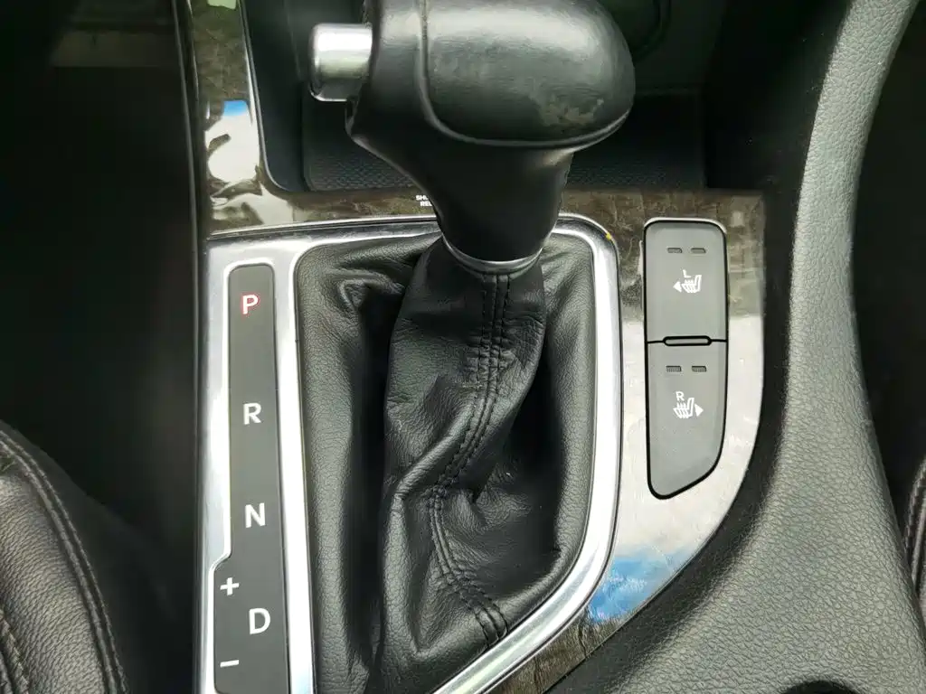 Kia K5 2015 2.0L automatic LUX купить на сайте DeffCars