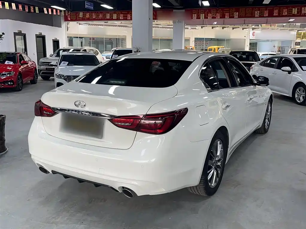 Infiniti Q50L 2018 2.0T Premium Edition National VI купить на сайте DeffCars