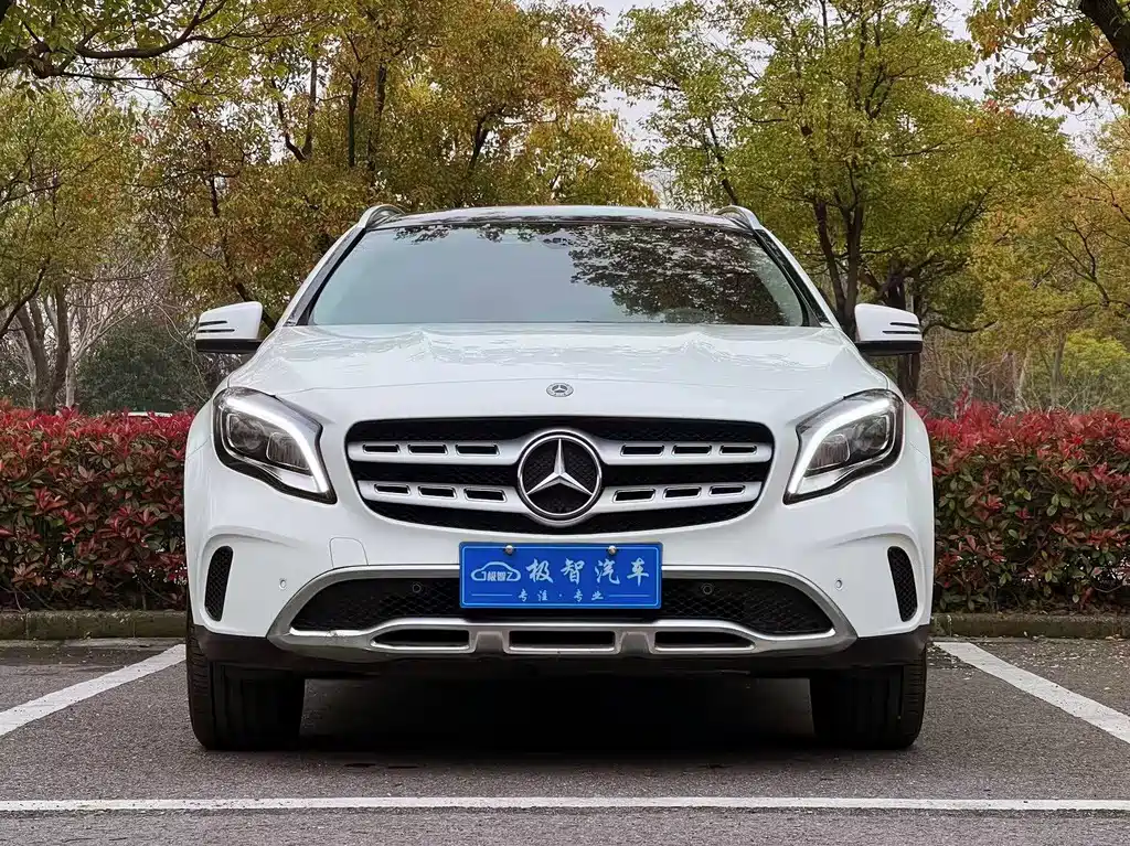 Mercedes-Benz GLA 2018 GLA 200 Fashion Model купить на сайте DeffCars