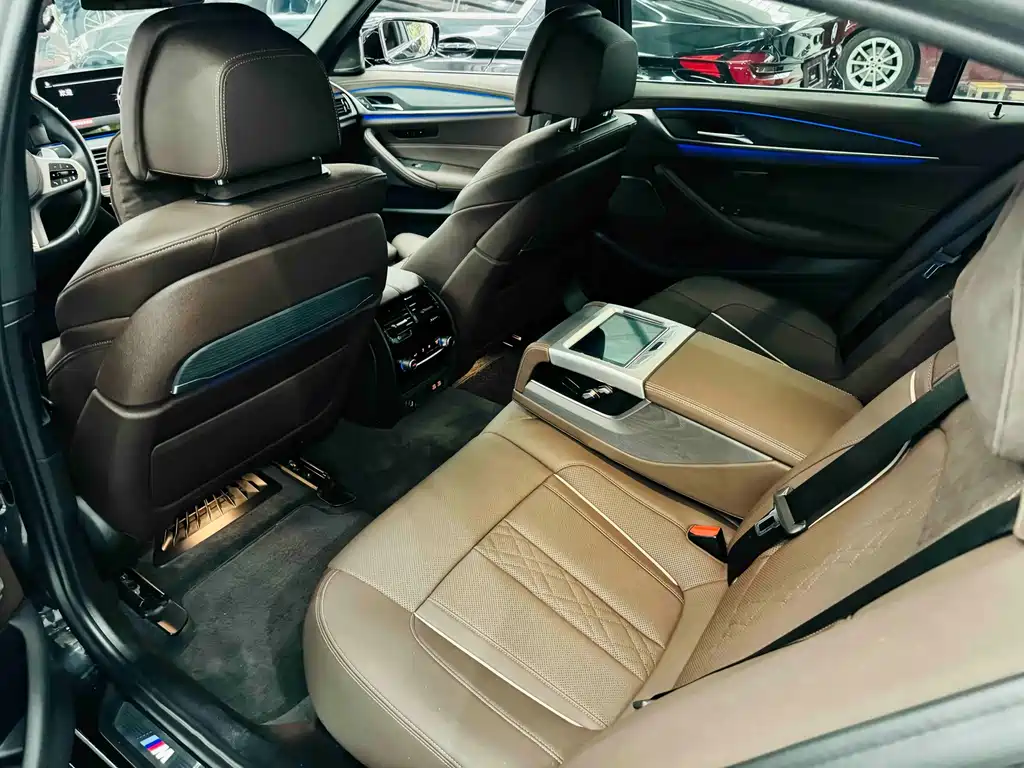 BMW 5 Series 2021 530Li Exclusive M Sports Package купить на сайте DeffCars