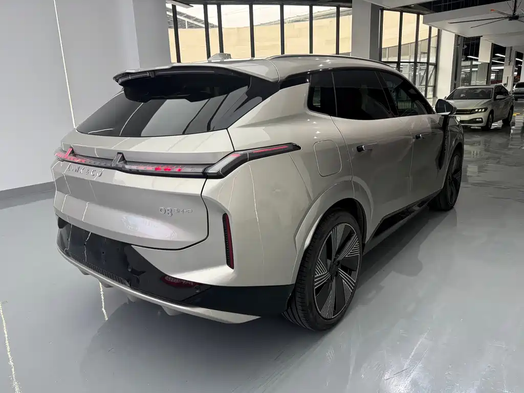 Lynk & Co 08 EM-P 2023 model 120km long range Halo купить на сайте DeffCars