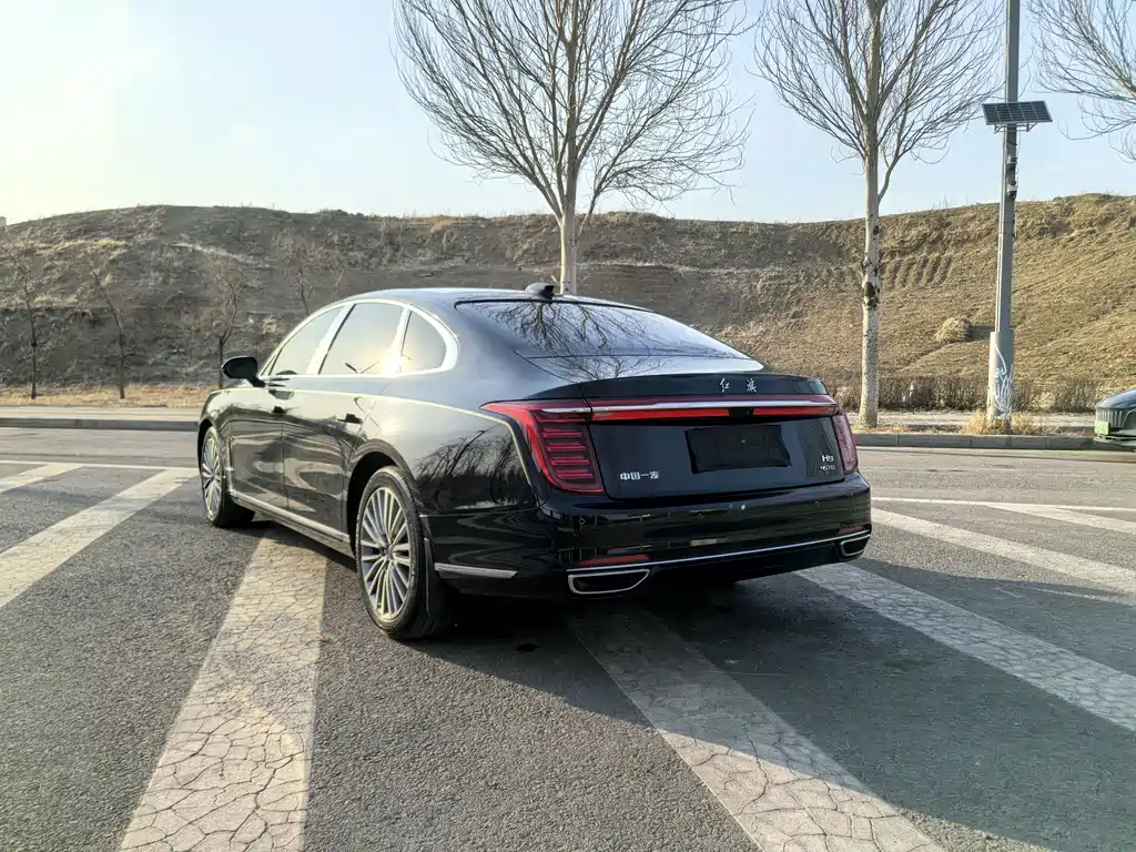 Hongqi H9 2020 2.0T Zhilian Flagship Edition купить на сайте DeffCars