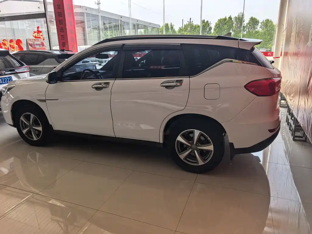 Haval M6 2017 1.5T manual two-wheel drive urban model купить на сайте DeffCars