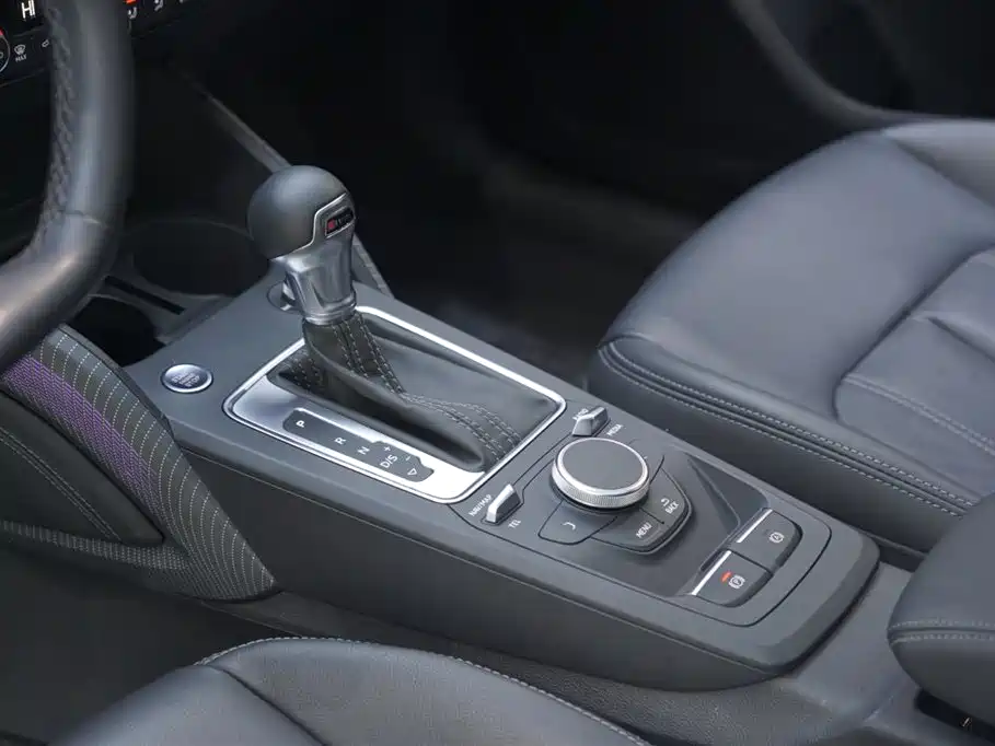 Audi Q2L 2024 35TFSI fashionable and dynamic купить на сайте DeffCars