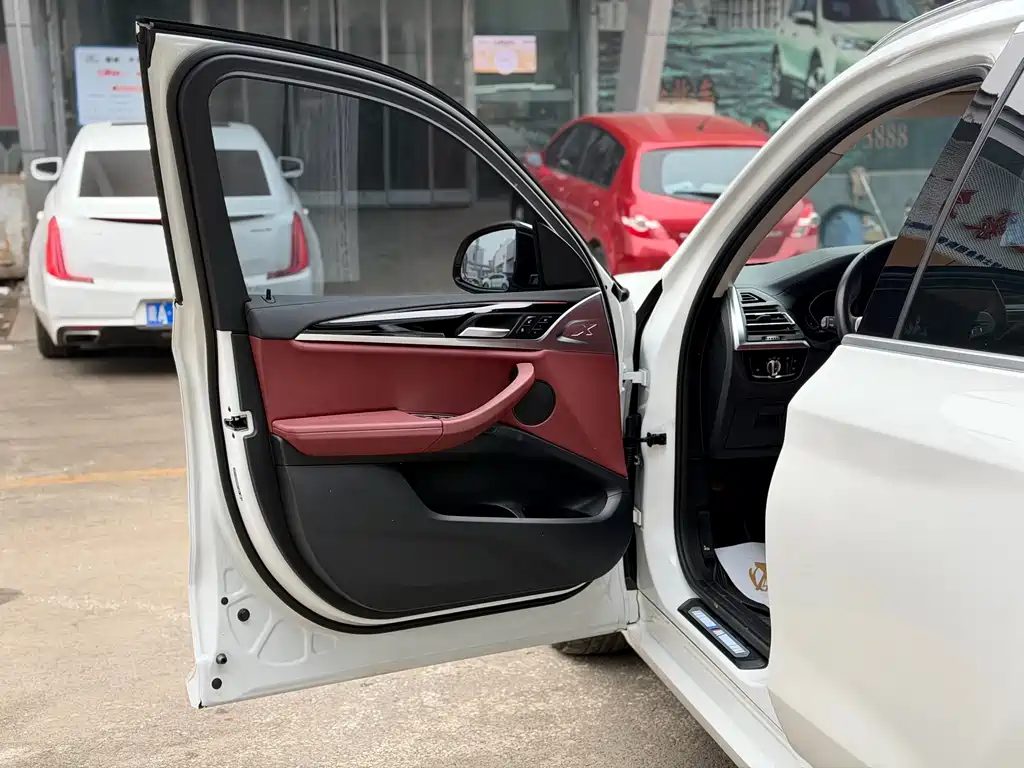 BMW X3 2022 facelift xDrive25i M sports package купить на сайте DeffCars