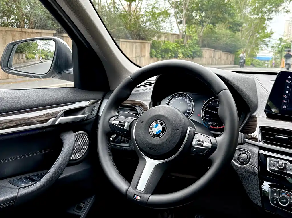 BMW X1 2022 xDrive25Li Exclusive Model купить на сайте DeffCars