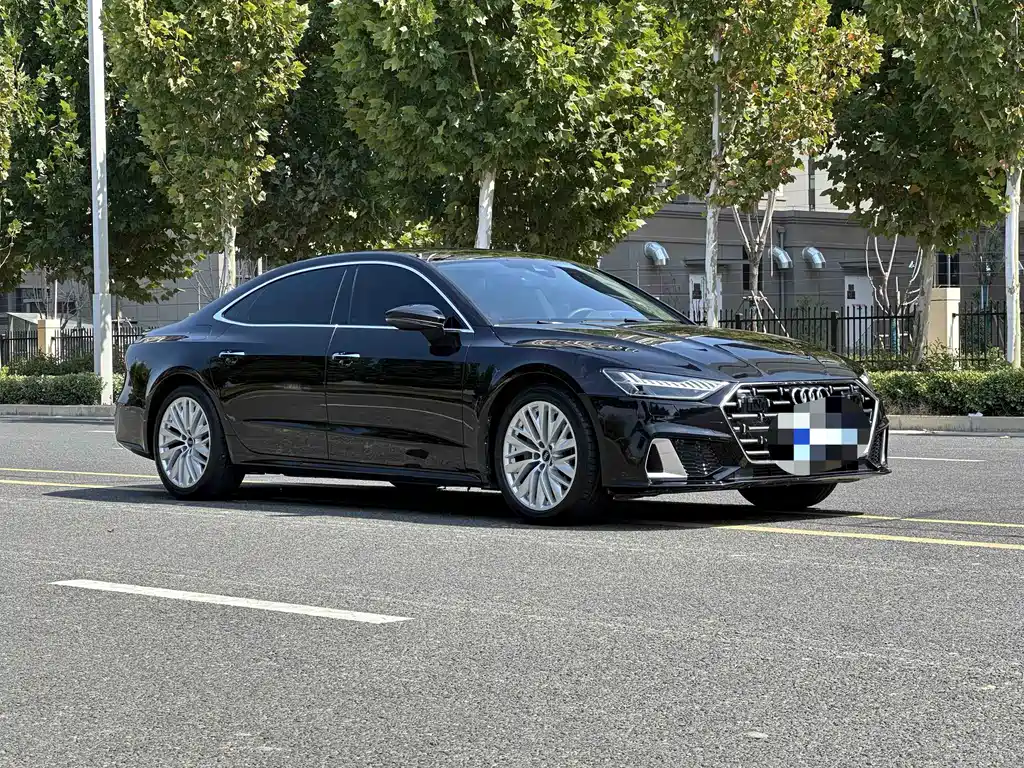 Audi A7L 2024 45TFSI S-line Dream Building Liquid Crystal Package купить на сайте DeffCars