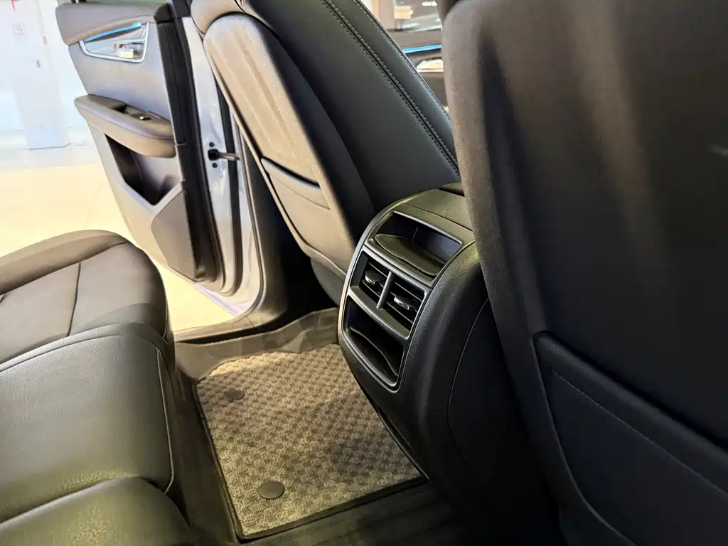 Cadillac XT5 2022 2.0T two-wheel drive luxury model купить на сайте DeffCars
