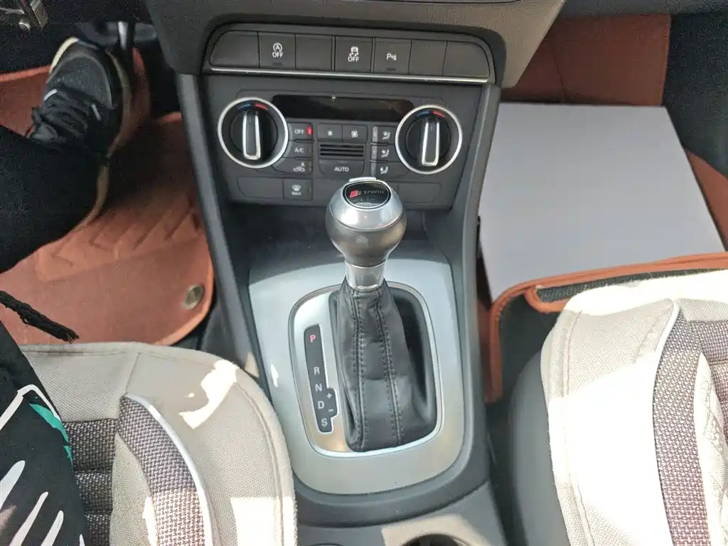 Audi Q3 2018 30th Anniversary Model 30 TFSI Fashion Model купить на сайте DeffCars
