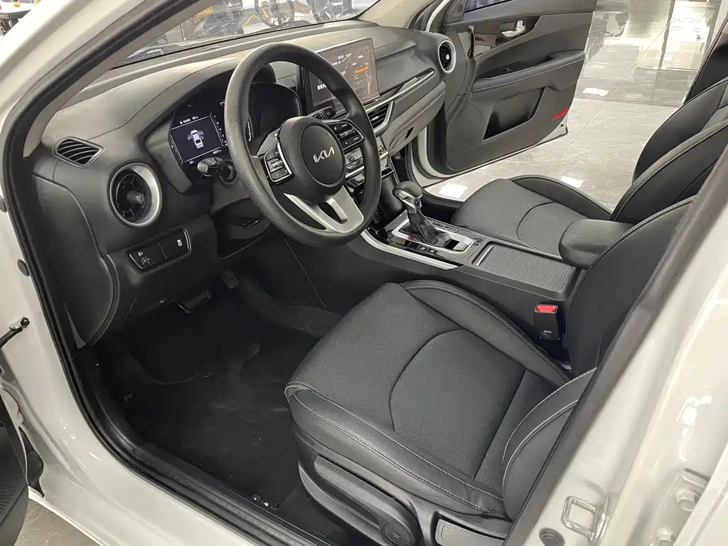 Kia K3 2021 facelift 1.5L CVT fashion version купить на сайте DeffCars