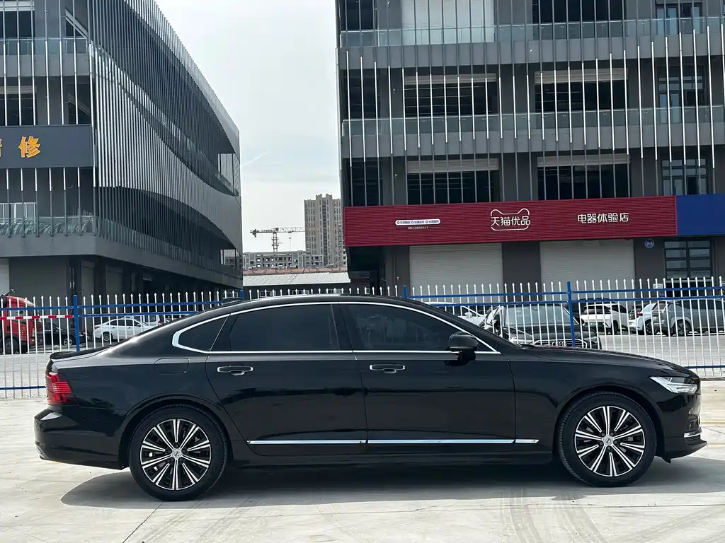 Volvo S90 2021 B5 Zhiyuan Luxury Edition купить на сайте DeffCars