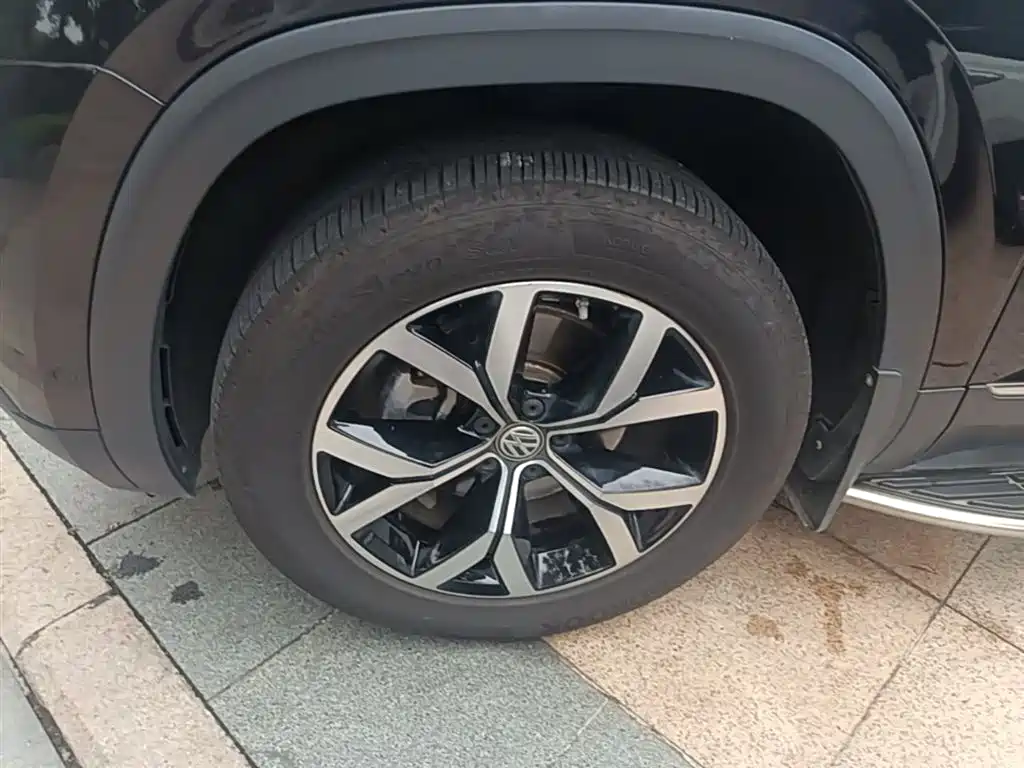 Touron 2020 330TSI 2WD Deluxe Edition National VI купить на сайте DeffCars