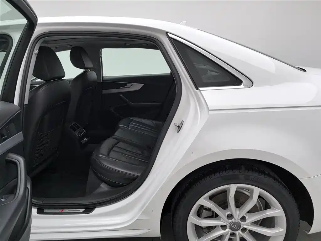 Audi A4L 2019 40 TFSI Fashion Type National V купить на сайте DeffCars