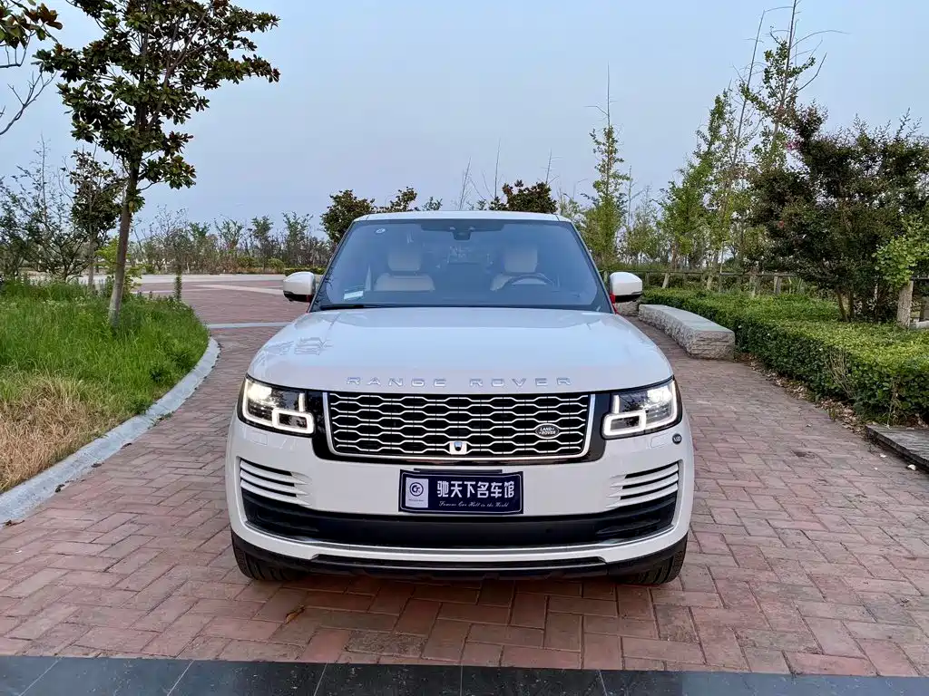 Range Rover 2022 3.0 L6 400PS Legendary Extended Classic Edition купить на сайте DeffCars