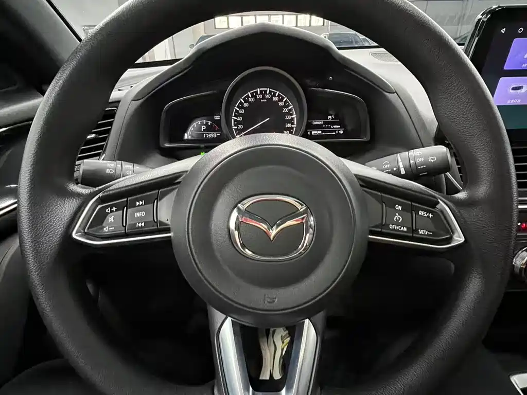 Mazda CX-4 2021 2.0L automatic two-wheel drive Blue Sky Vitality Edition купить на сайте DeffCars